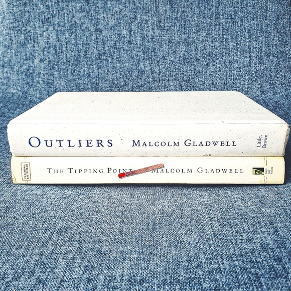 4/$23 or $14 for Set of 2 Used Gladwell Books - Picture 1 of 9